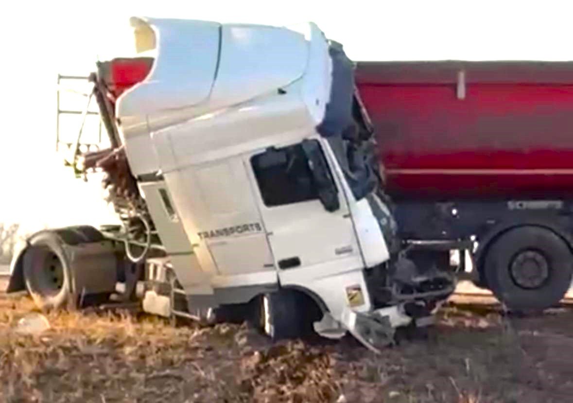 В Актобе отменили концерт ко Дню республики из-за гибели 12 человек в ДТП