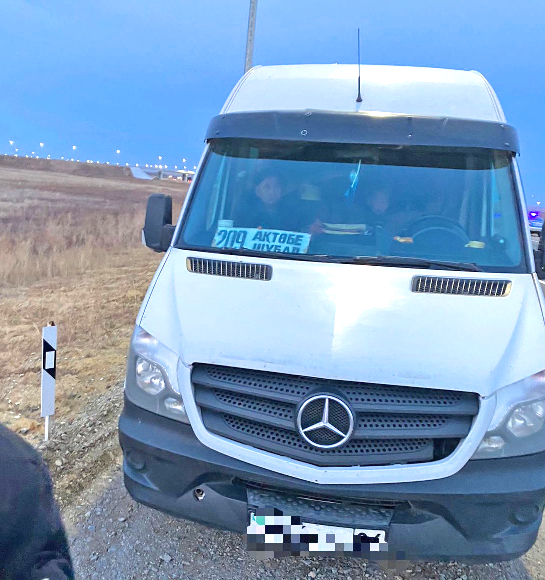 В Актобе таксист без прав возил пассажиров по межгороду